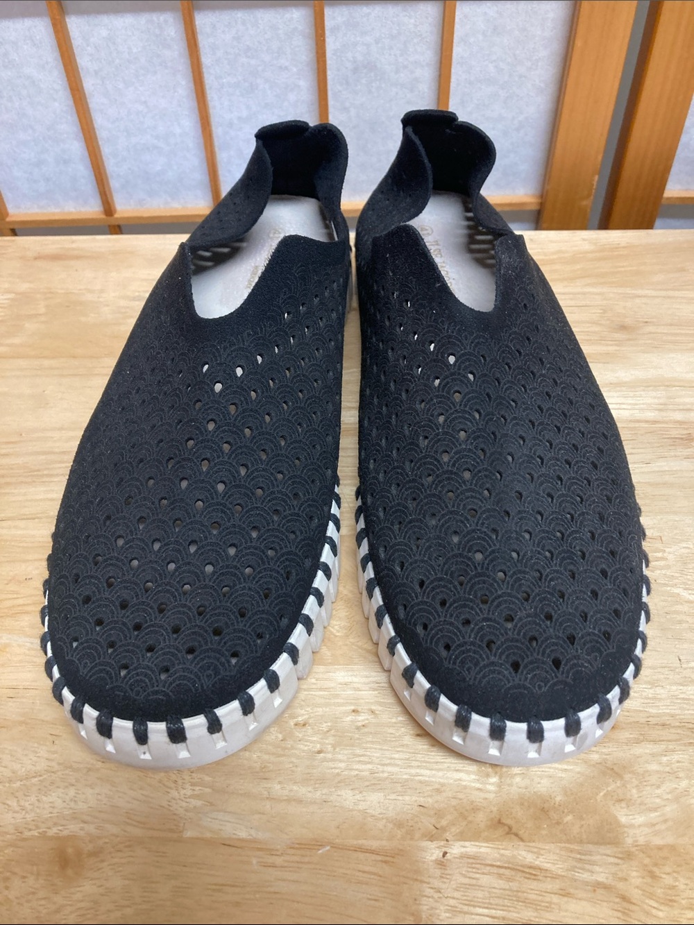 Isle Jacobsen Tulip Slip On Casual Shoes Black Size 41